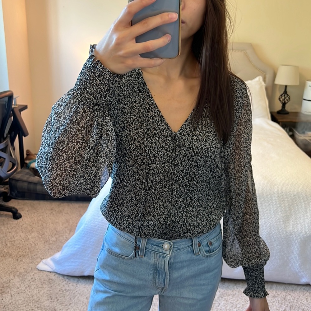 Abercrombie Long-Sleeve Button Blouse Black Floral size xs NWOT